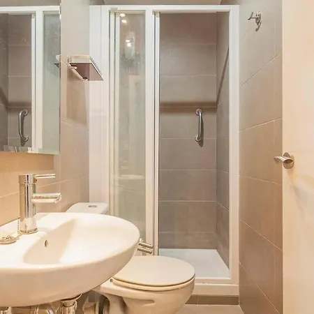 Apartment Big For 15 In The Heart Of Eixample *