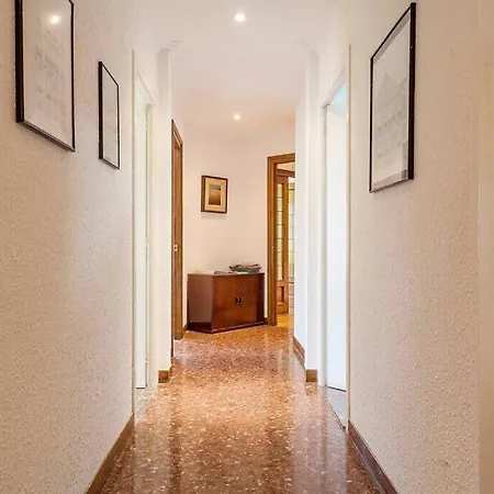 Big For 15 In The Heart Of Eixample Barcelona