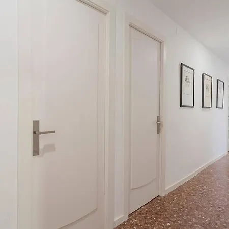 Apartment Big For 15 In The Heart Of Eixample *