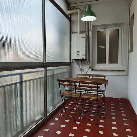 Big For 15 In The Heart Of Eixample Apartment