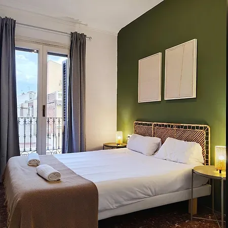 Apartment Big For 15 In The Heart Of Eixample Barcelona