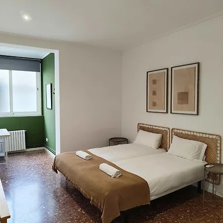 Big For 15 In The Heart Of Eixample Barcelona