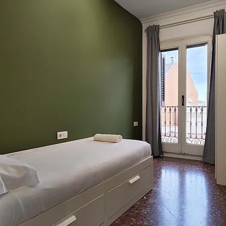 Apartment Big For 15 In The Heart Of Eixample Barcelona
