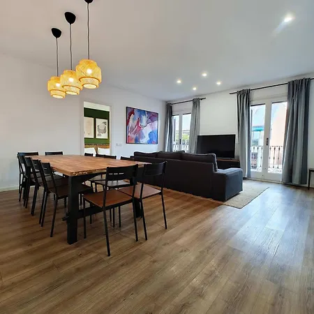 Big For 15 In The Heart Of Eixample Barcelona