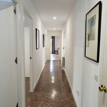 Apartment Big For 15 In The Heart Of Eixample
