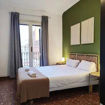 Apartment Big For 15 In The Heart Of Eixample Barcelona