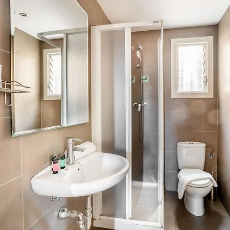 Big For 15 In The Heart Of Eixample Apartment *