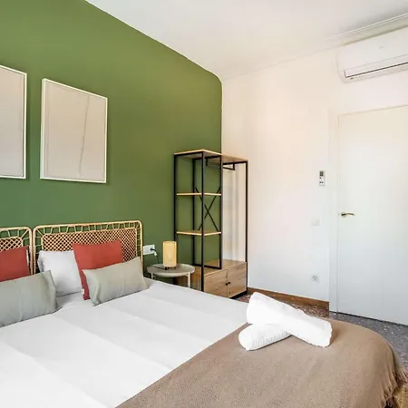Big For 15 In The Heart Of Eixample Apartment *