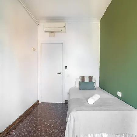 Apartment Big For 15 In The Heart Of Eixample *