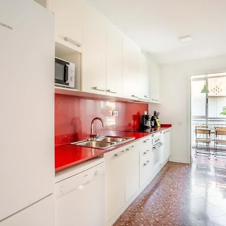 Big For 15 In The Heart Of Eixample Apartment *